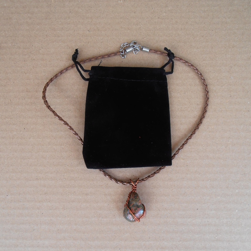 wire raped stone neclace